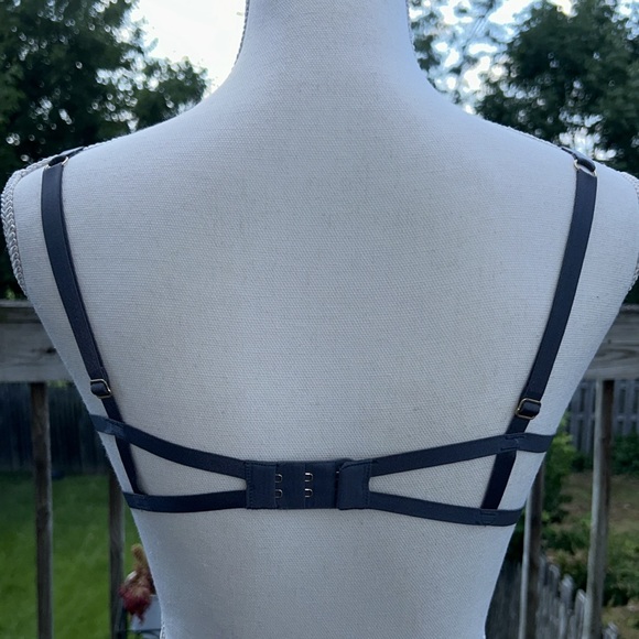 Victorias Secret Bra - Picture 2 of 4